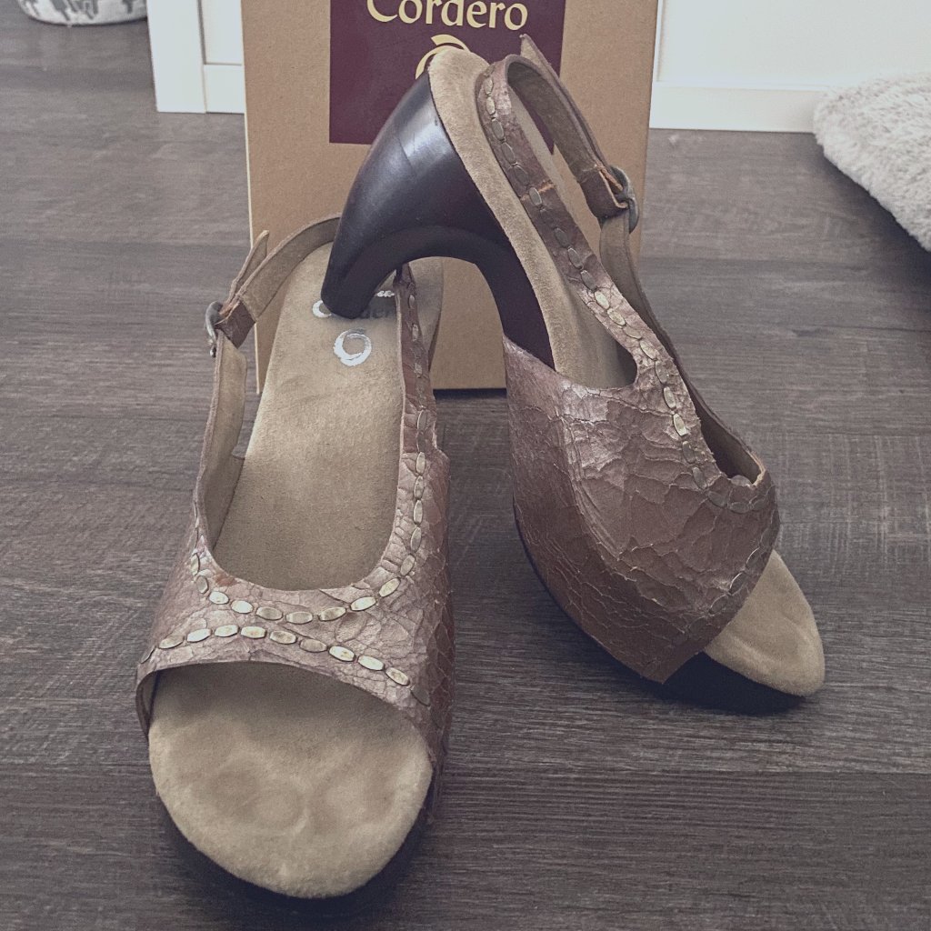 Calleen Cordero Style Layla Color Tabacco Size 7